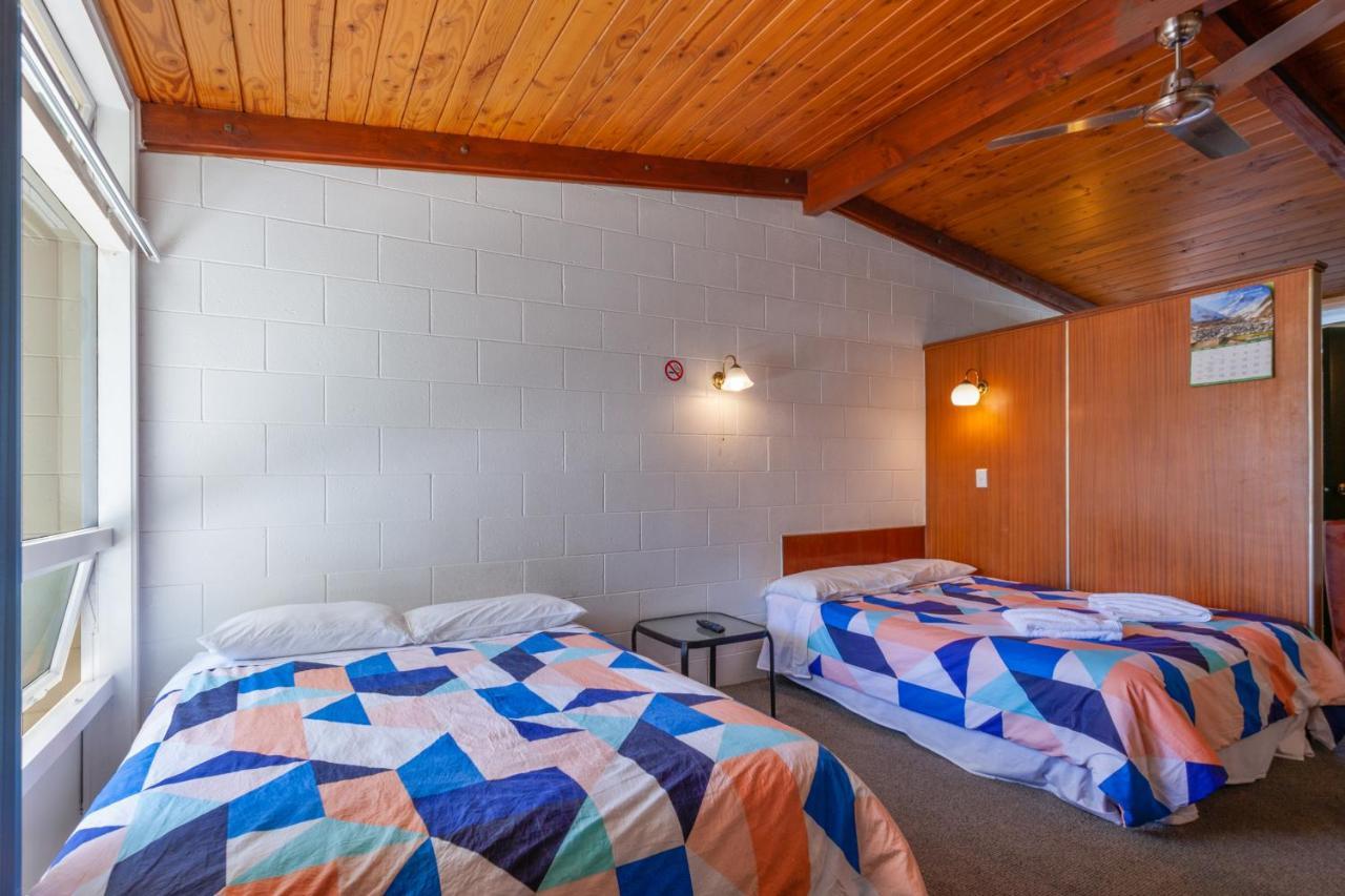 Aaryn Court Motel Роторуа Екстериор снимка